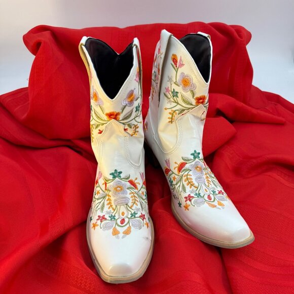 Shoes - Floral Embroidered Western Cowboy Booties European size 45